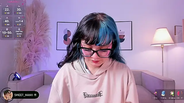 Snapshot of Sweet_Namii chatting on 12.20.25 Sweet Namii online show from 12.20.25