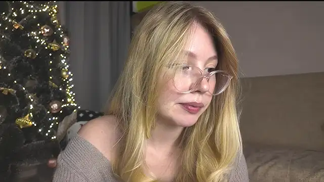 HoneyAudrey online show from 12.18.25