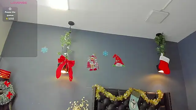 Snapshot of Hannah_Miller__ chatting on 12.23.24 Hannah Miller online show from 12.23.24