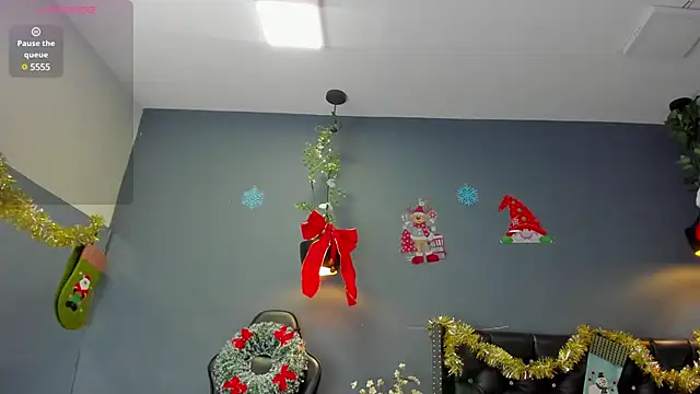 Snapshot of Hannah_Miller__ chatting on 12.26.24 Hannah Miller online show from 12.26.24