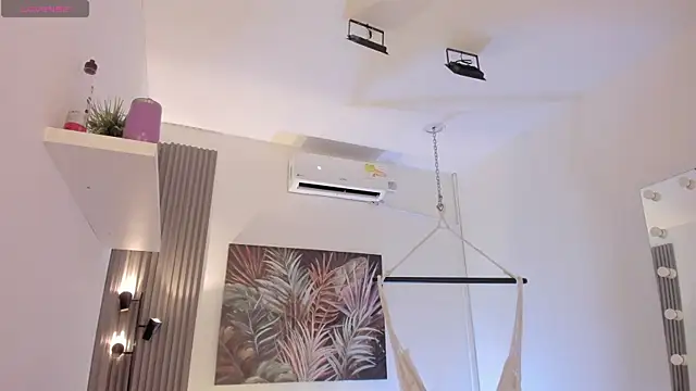 Snapshot of emma_alice_ chatting on 02.04.26 emma alice online show from 02.04.26