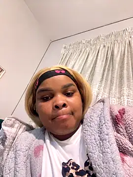 NaughtyKelly28 online show from 10.20.25