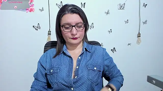 Amie Adams82  online show from 01.14.26