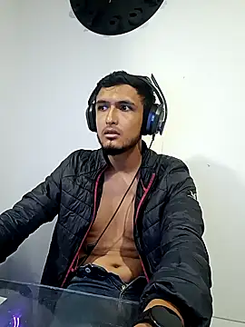 Snapshot of mosmar_20 chatting on 12.19.24 mosmar 20 online show from 12.19.24