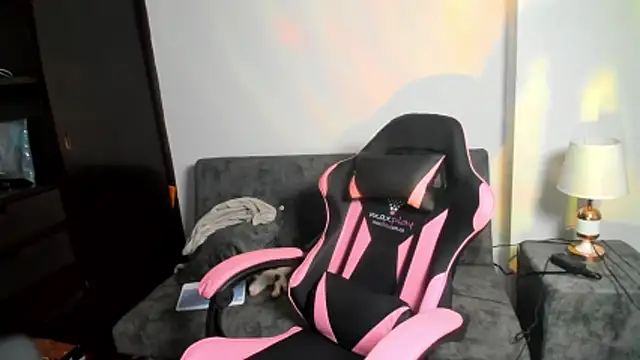 Snapshot of Tender_lia chatting on 11.10.25 Tender lia online show from 11.10.25