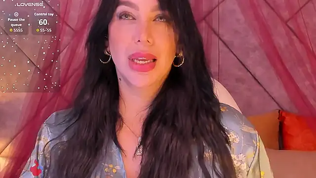 Snapshot of samara_alabii chatting on 10.06.25 samara alabii online show from 10.06.25