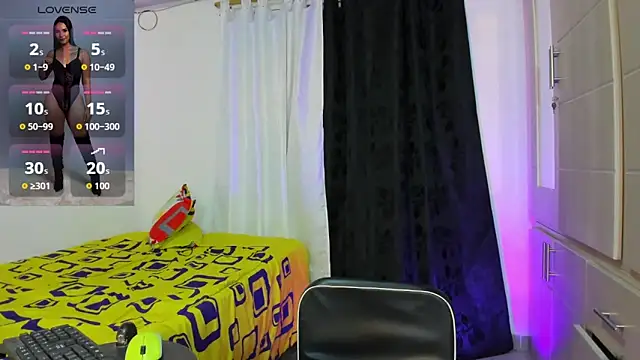 Snapshot of Anahi_Cruz7 chatting on 10.23.25 Anahi Cruz7 online show from 10.23.25