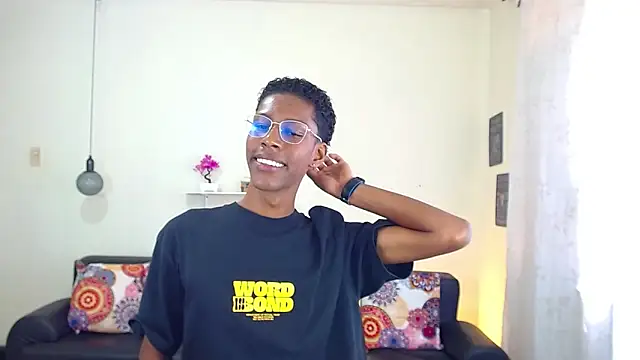 Snapshot of maiki18_ chatting on 01.18.25 maiki18 online show from 01.18.25