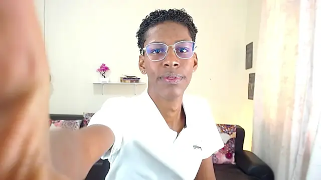 Snapshot of maiki18_ chatting on 01.20.25 maiki18 online show from 01.20.25