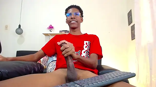 Snapshot of maiki18_ chatting on 01.22.25 maiki18 online show from 01.22.25