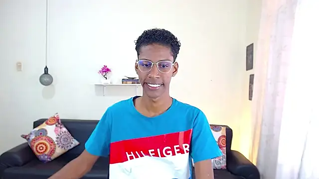 Snapshot of maiki18_ chatting on 01.23.25 maiki18 online show from 01.23.25