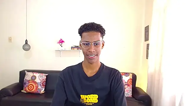 Snapshot of maiki18_ chatting on 01.24.25 maiki18 online show from 01.24.25