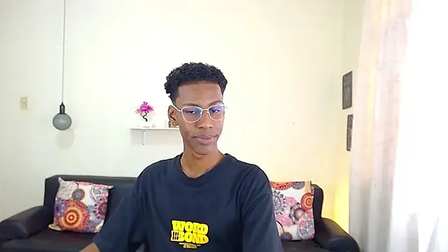 Snapshot of maiki18_ chatting on 01.24.25 maiki18 online show from 01.24.25