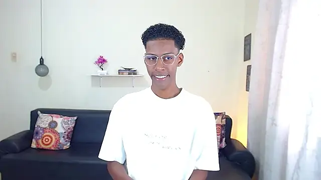 Snapshot of maiki18_ chatting on 01.25.25 maiki18 online show from 01.25.25