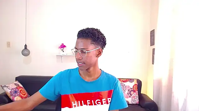 Snapshot of maiki18_ chatting on 01.31.25 maiki18 online show from 01.31.25