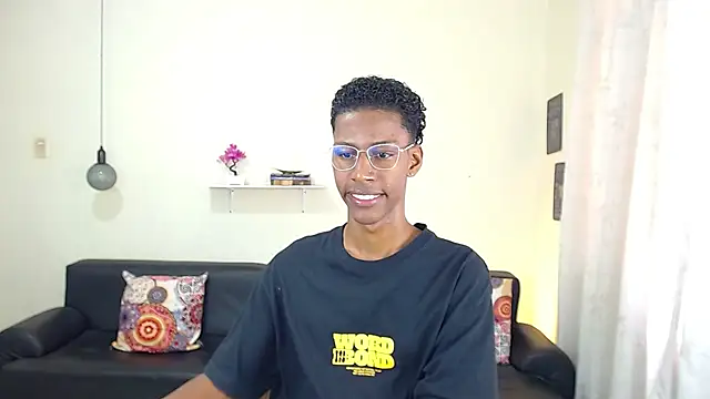 Snapshot of maiki18_ chatting on 02.01.25 maiki18 online show from 02.01.25