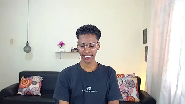 Snapshot of maiki18_ chatting on 02.05.25 maiki18 online show from 02.05.25