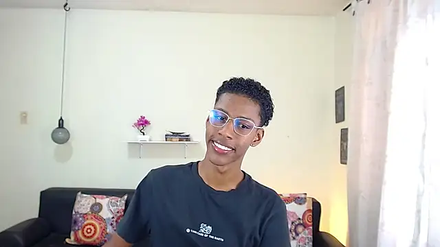 Snapshot of maiki18_ chatting on 02.05.25 maiki18 online show from 02.05.25