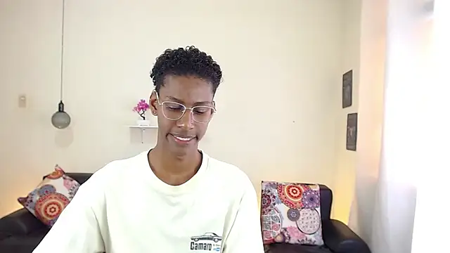 Snapshot of maiki18_ chatting on 02.08.25 maiki18 online show from 02.08.25