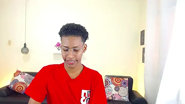 Snapshot of maiki18_ chatting on 02.21.25 maiki18 online show from 02.21.25