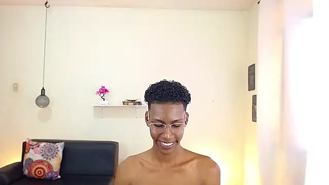 Snapshot of maiki18_ chatting on 02.24.25 maiki18 online show from 02.24.25