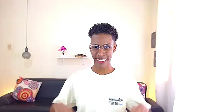 Snapshot of maiki18_ chatting on 02.26.25 maiki18 online show from 02.26.25