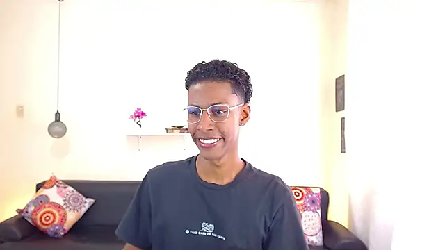 Snapshot of maiki18_ chatting on 02.27.25 maiki18 online show from 02.27.25