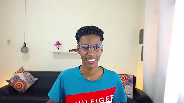 Snapshot of maiki18_ chatting on 02.28.25 maiki18 online show from 02.28.25