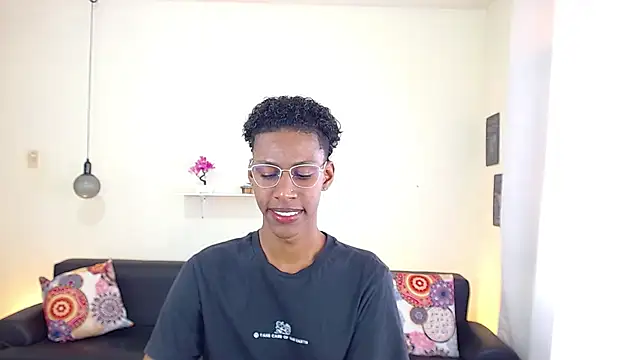 Snapshot of maiki18_ chatting on 03.03.25 maiki18 online show from 03.03.25