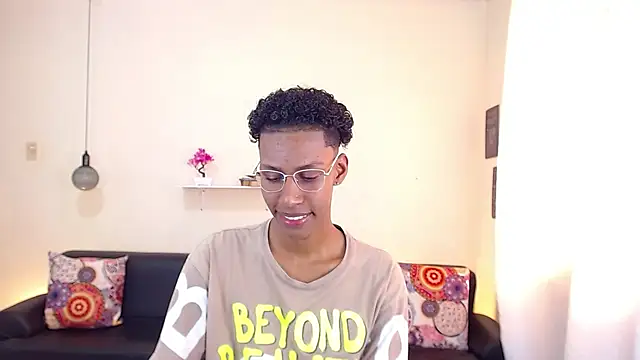 Snapshot of maiki18_ chatting on 03.05.25 maiki18 online show from 03.05.25