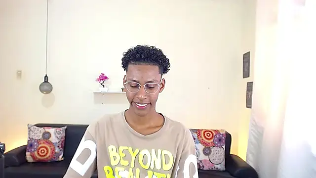 Snapshot of maiki18_ chatting on 03.05.25 maiki18 online show from 03.05.25