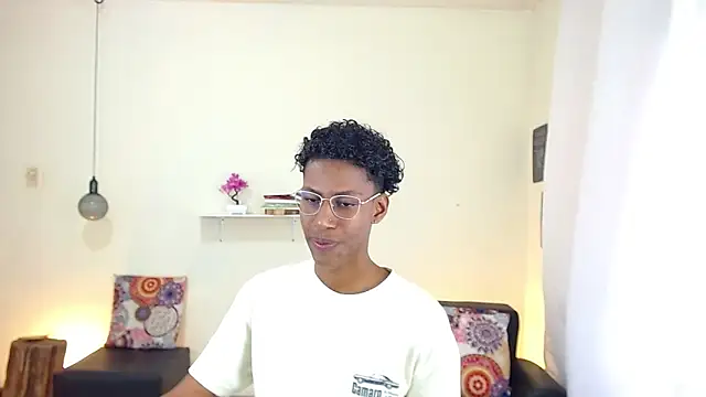 Snapshot of maiki18_ chatting on 03.14.25 maiki18 online show from 03.14.25