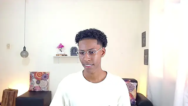 Snapshot of maiki18_ chatting on 03.18.25 maiki18 online show from 03.18.25