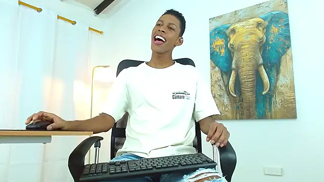 Snapshot of maiki18_ chatting on 09.12.25 maiki18 online show from 09.12.25