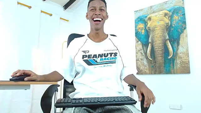 Snapshot of maiki18_ chatting on 09.13.25 maiki18 online show from 09.13.25