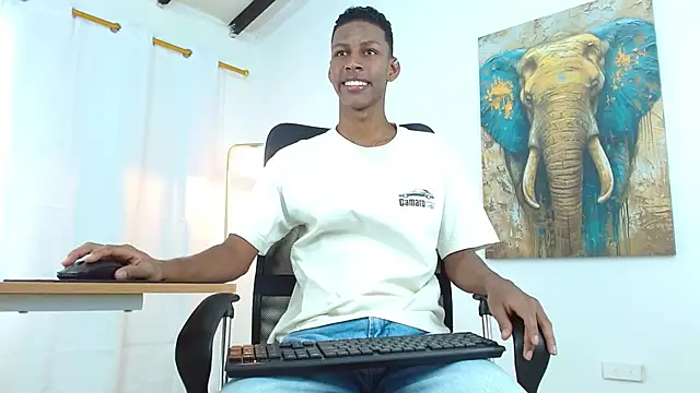 Snapshot of maiki18_ chatting on 09.15.25 maiki18 online show from 09.15.25