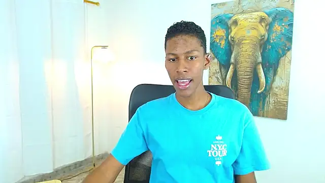 Snapshot of maiki18_ chatting on 09.24.25 maiki18 online show from 09.24.25