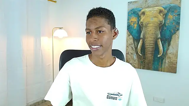 Snapshot of maiki18_ chatting on 09.29.25 maiki18 online show from 09.29.25