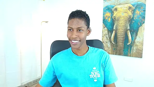 Snapshot of maiki18_ chatting on 10.03.25 maiki18 online show from 10.03.25