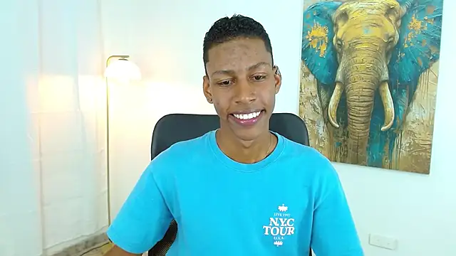 Snapshot of maiki18_ chatting on 10.08.25 maiki18 online show from 10.08.25