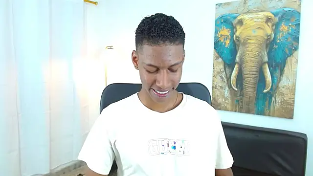 Snapshot of maiki18_ chatting on 11.11.25 maiki18 online show from 11.11.25