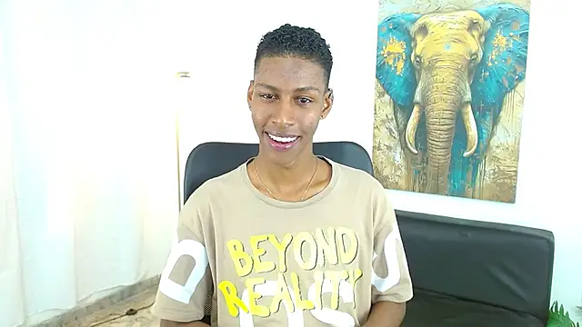 Snapshot of maiki18_ chatting on 11.15.25 maiki18 online show from 11.15.25