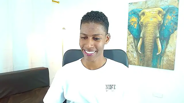 Snapshot of maiki18_ chatting on 11.21.25 maiki18 online show from 11.21.25