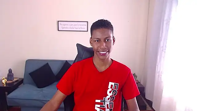 Snapshot of maiki18_ chatting on 11.22.25 maiki18 online show from 11.22.25