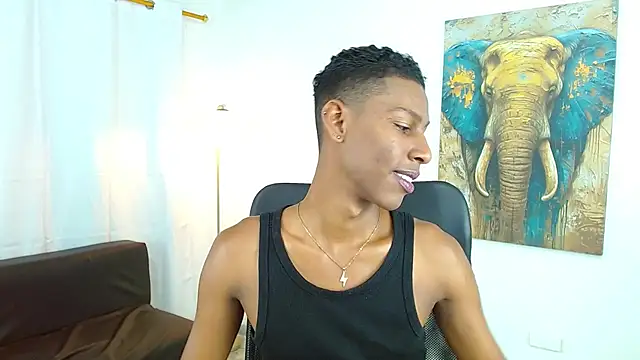 Snapshot of maiki18_ chatting on 11.25.25 maiki18 online show from 11.25.25