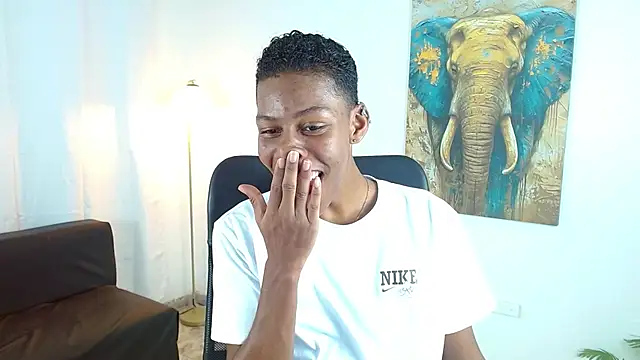 Snapshot of maiki18_ chatting on 12.02.25 maiki18 online show from 12.02.25