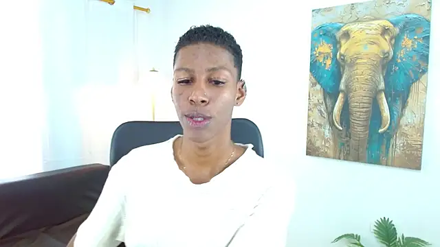 Snapshot of maiki18_ chatting on 12.15.25 maiki18 online show from 12.15.25