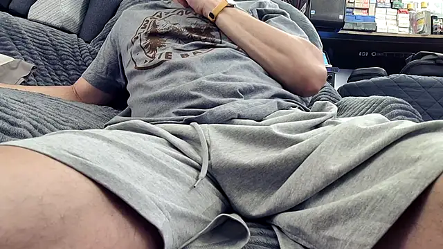 Snapshot of ClampMaster chatting on 11.29.25 ClampMaster online show from 11.29.25