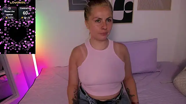 Snapshot of brandy_sweet_ chatting on 10.16.25 brandy sweet online show from 10.16.25