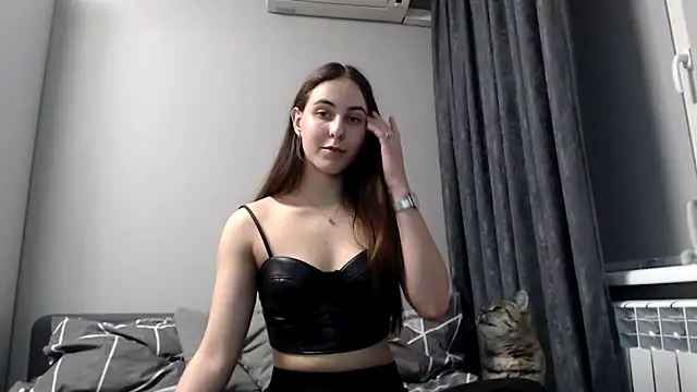 Snapshot of SierraSky_ chatting on 12.04.24 SierraSky online show from 12.04.24